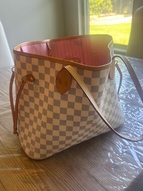 Luxury Checkered Tote Bag in Cream and Pink